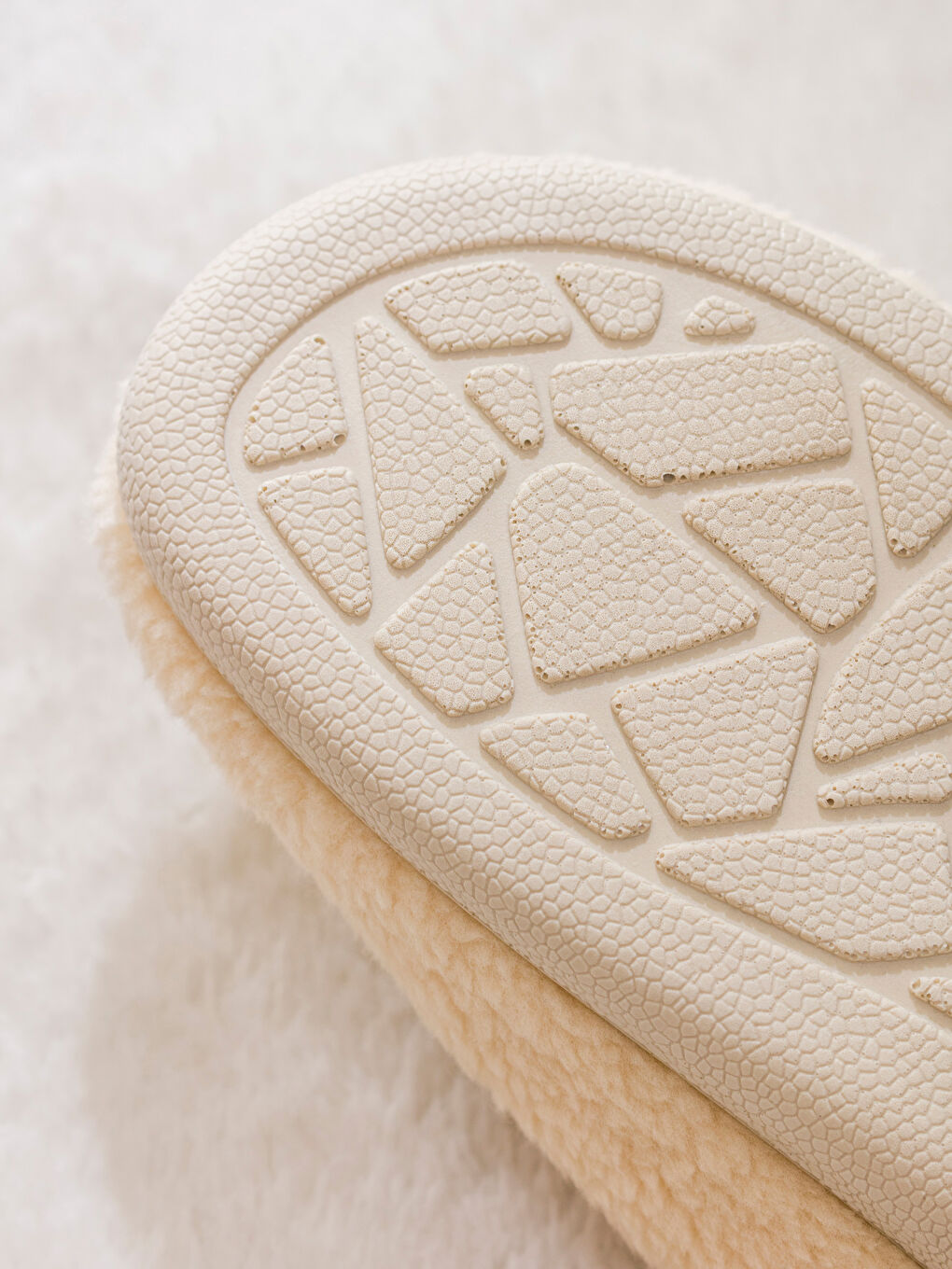 Ekru Ayı Figürlü Pelüş Kadın Ev Terliği-4