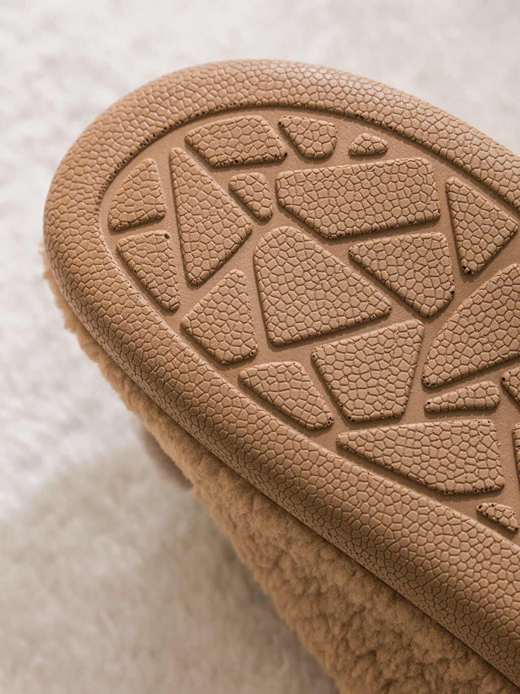 Bej Hayvan Figürlü Pelüş Kadın Ev Terliği-4