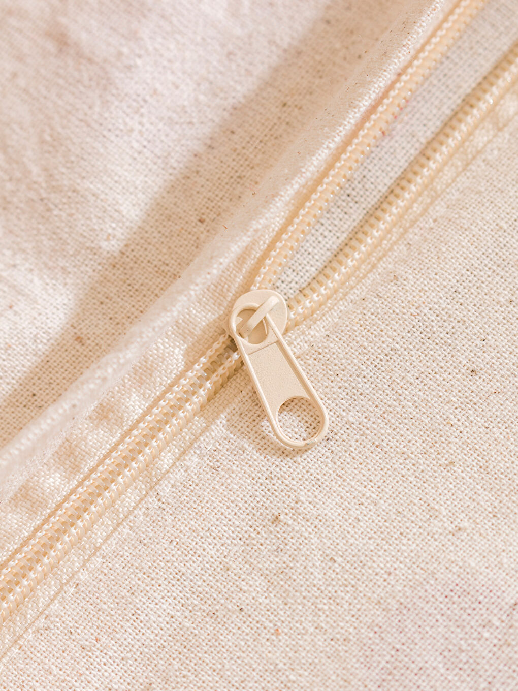 Kırmızı Kalp Baskılı Kırlent Kılıfı 45x45 cm-3