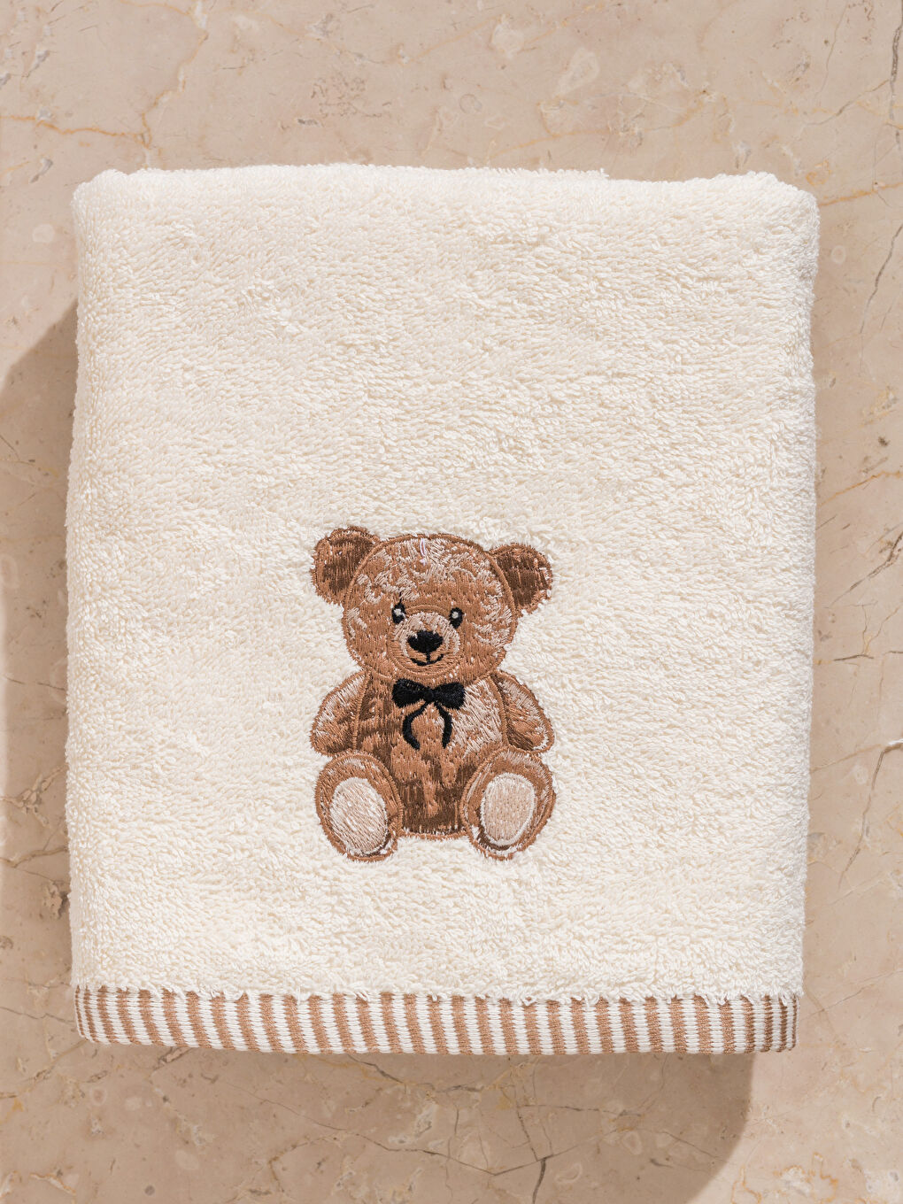 LCW HOME Πετσέτα Χεριών με Κεντημένο Αρκουδάκι Teddy Bear 50x80 εκ -W5GH61Z8-G0H