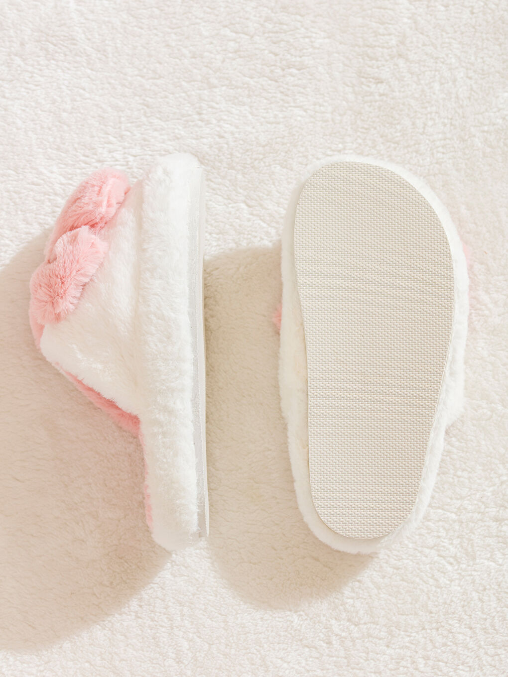 Beyaz Fiyonk Detaylı Kadın Ev Terliği-3