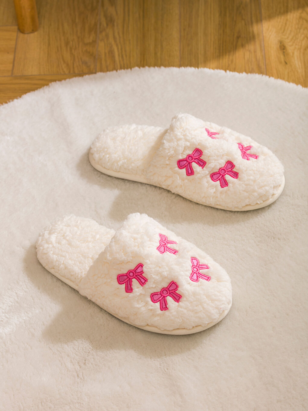 LCW HOME Embroidered Plush Women's Home Slippers -W5GH67Z8-J5E