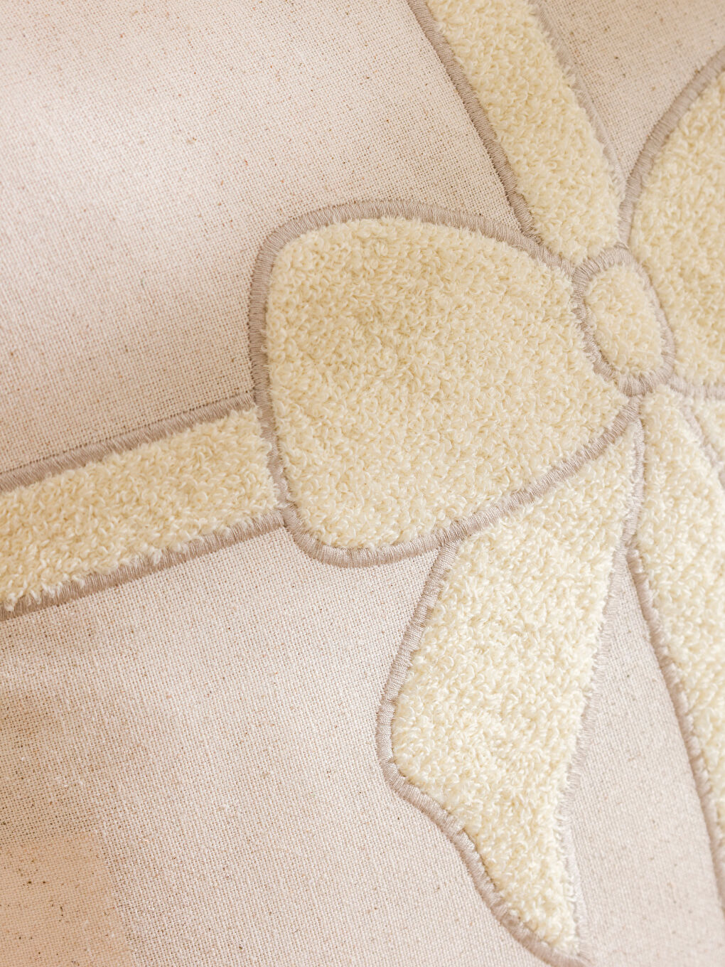 Bej Fiyonk Baskılı Kırlent Kılıfı 45x45 cm-2