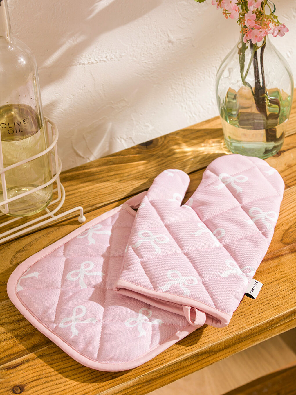 Bow Patterned Oven Mitten and Pot Holder -W5GI48Z8-QWK