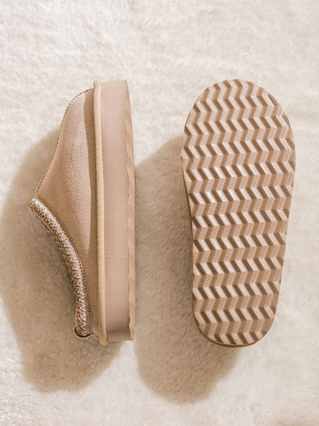 Bej Süet Görünümlü Kız Çocuk Ev Ayakkabısı-3