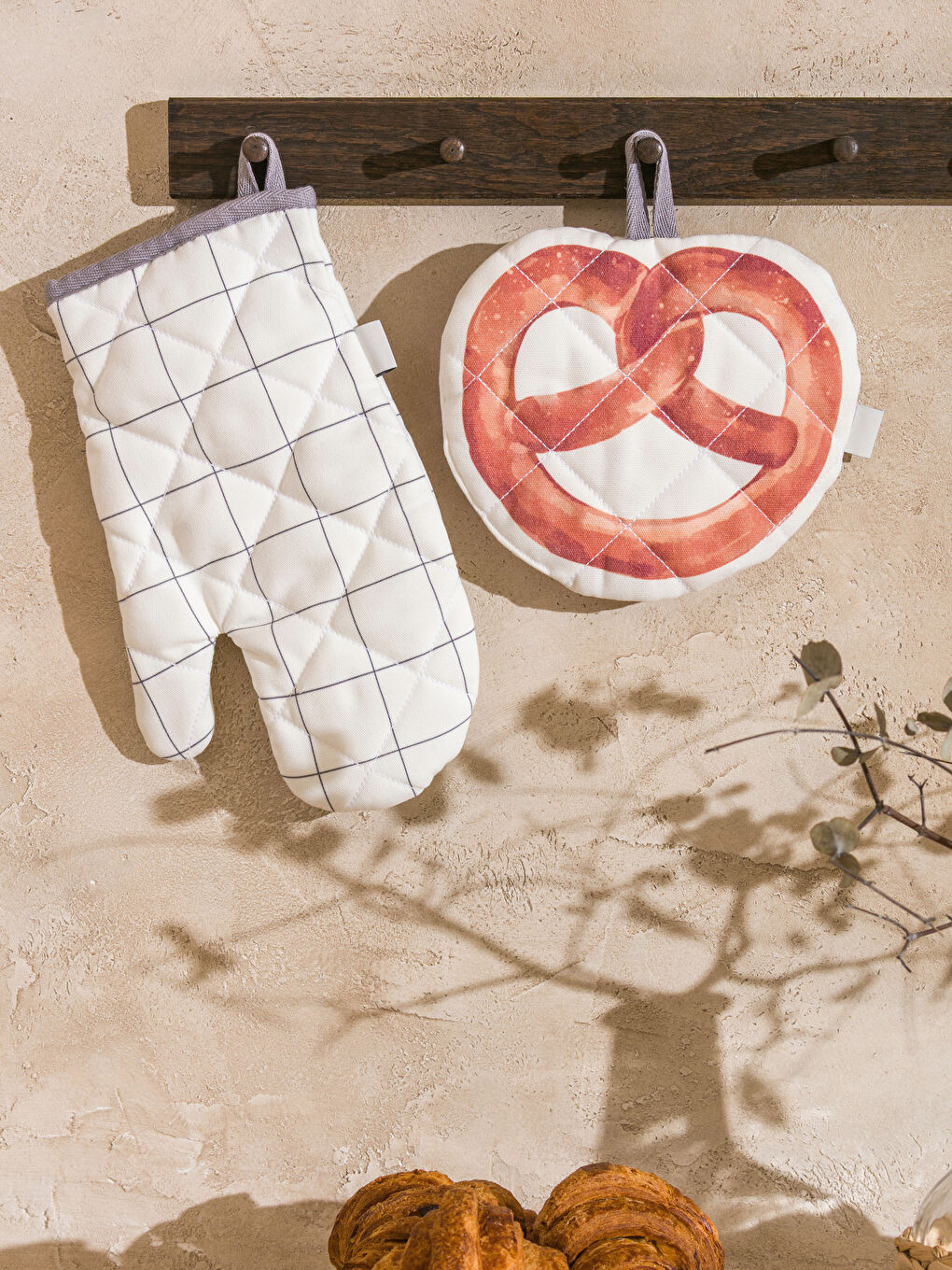 Printed Oven Mitt and Pot Holder-1