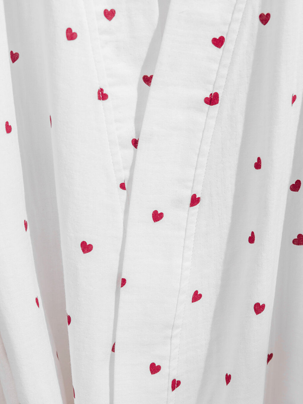 Kırmızı Kalp Baskılı Pamuklu Kadın Bornoz-1