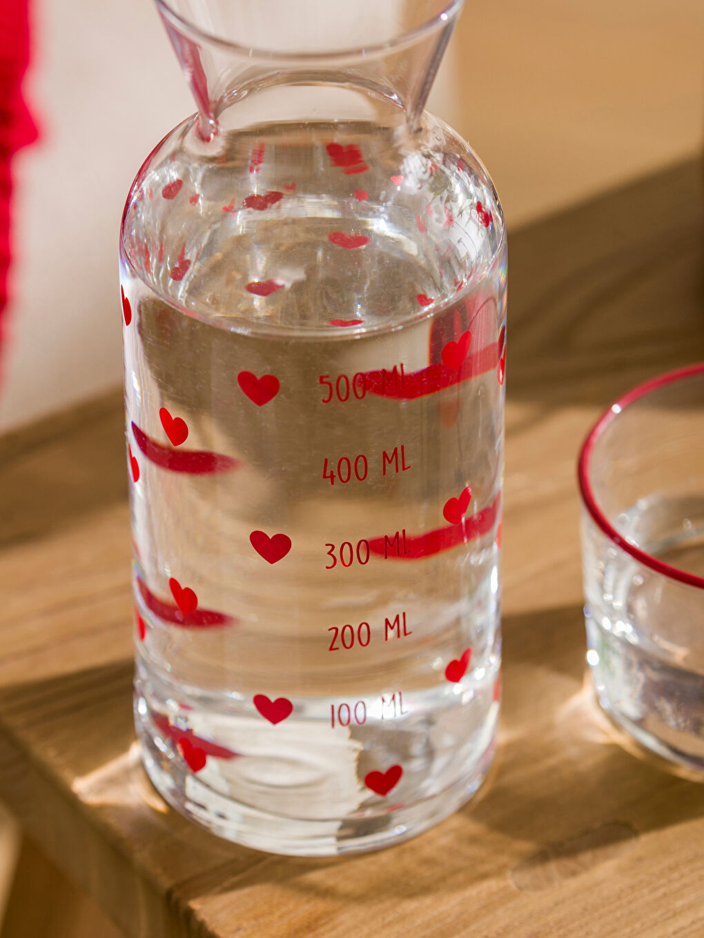 Heart Printed Glass Pitcher 700 ml-3