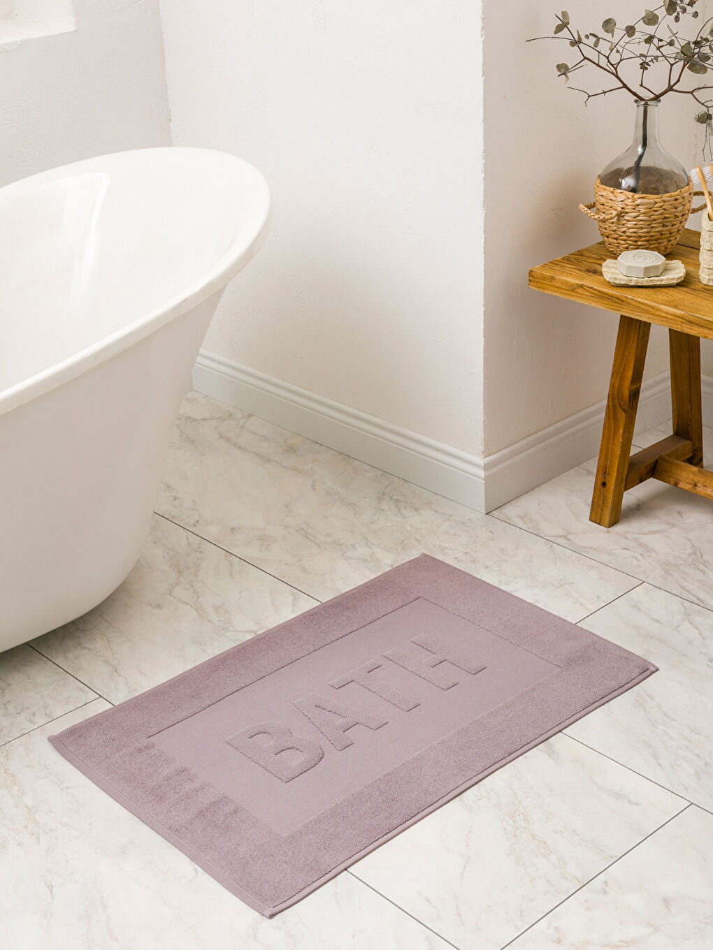 Lila Yazı Nakışlı Banyo Paspası 50x80 cm