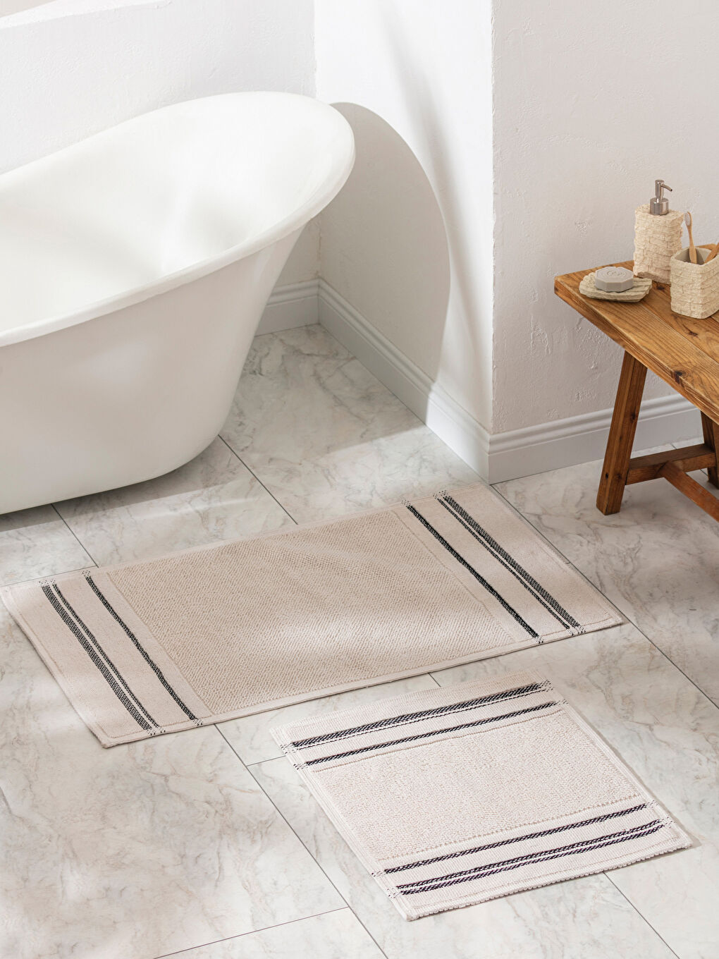Line Patterned Bath Mat 2 Pack