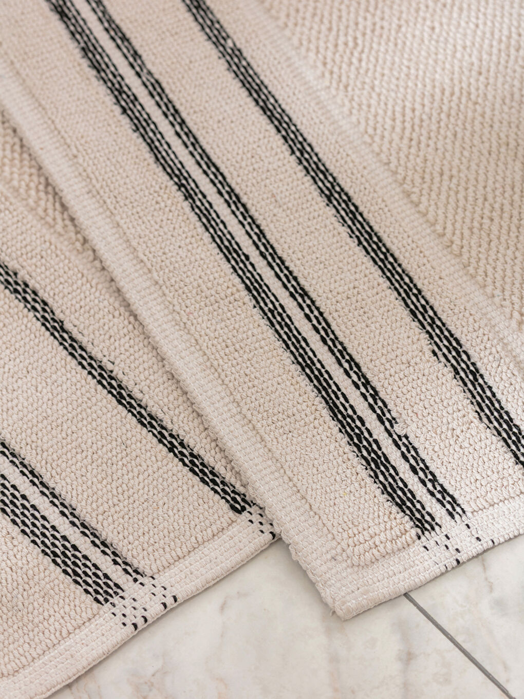 Line Patterned Bath Mat 2 Pack-1