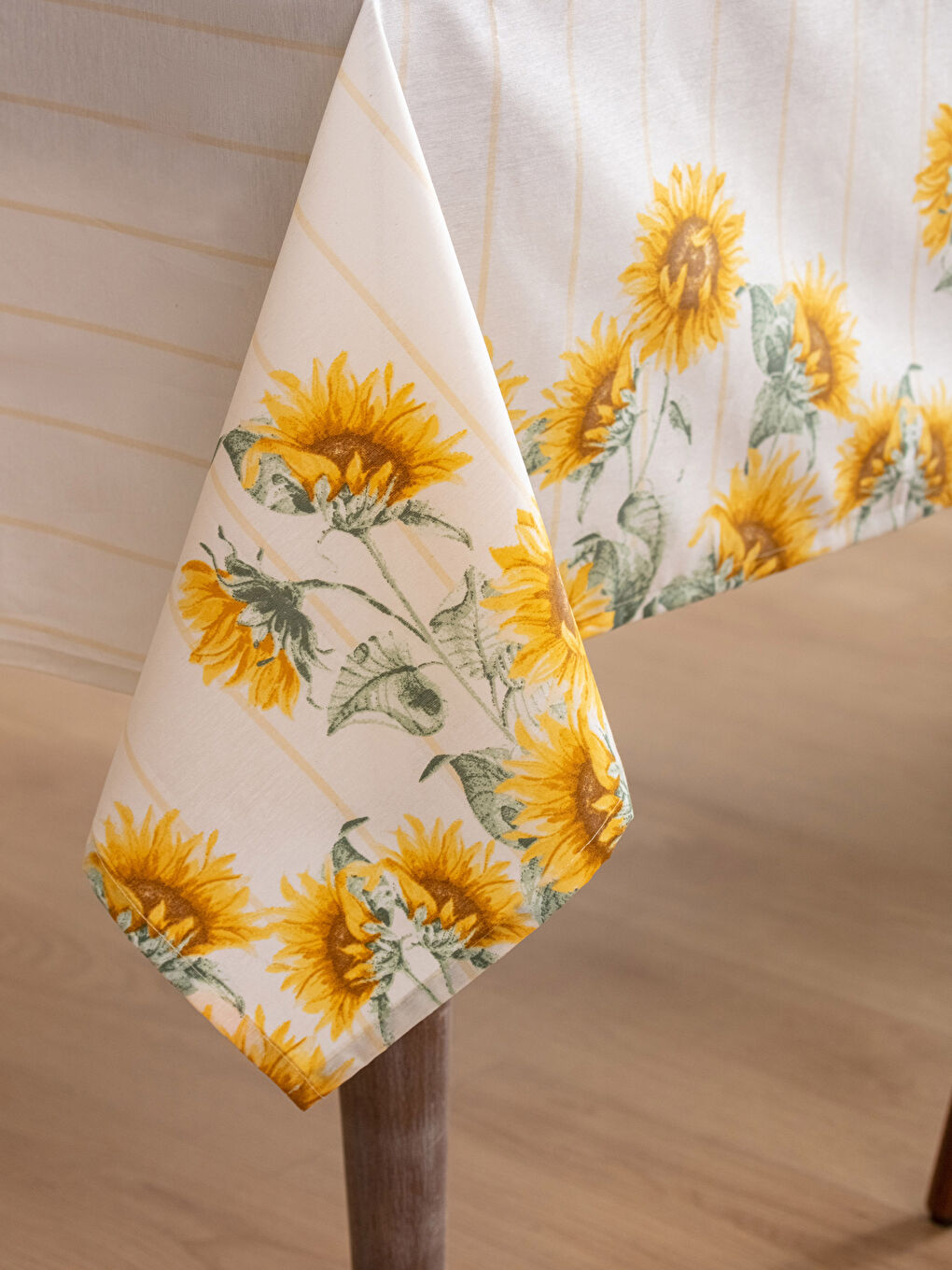 Sarı Ayçiçeği Desenli Masa Örtüsü 150x200 cm-2