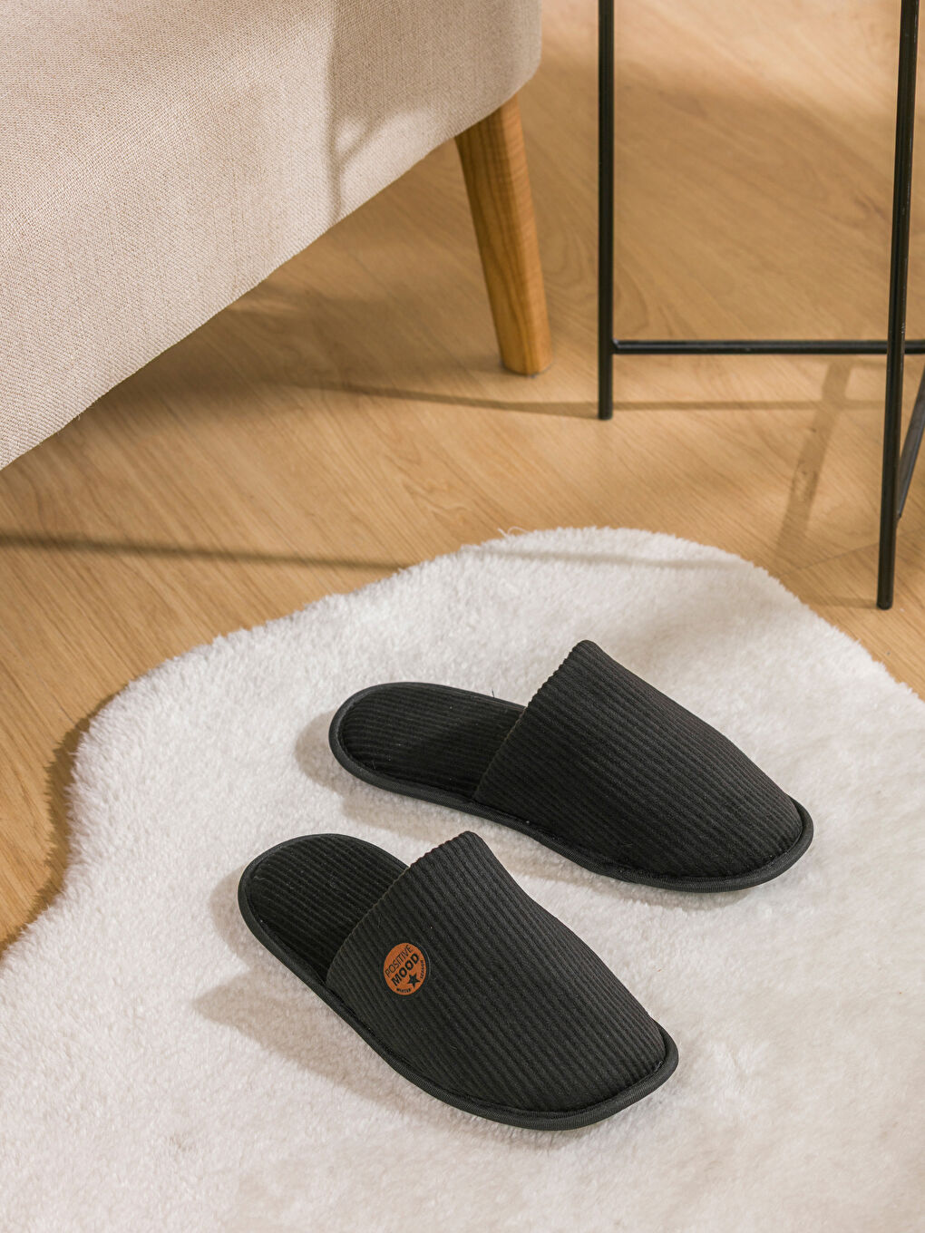 Embroidered Men's Home Slippers-1