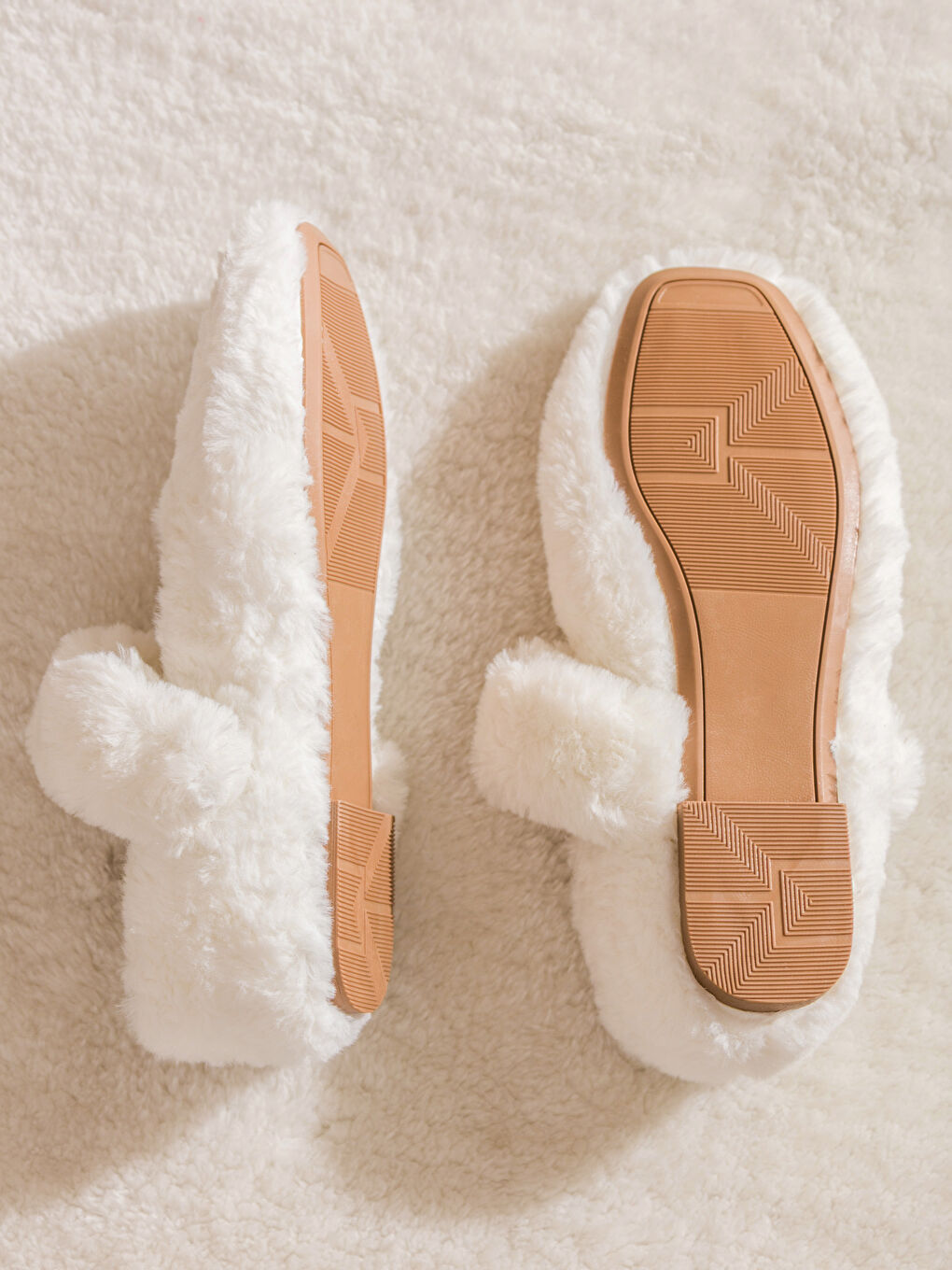 Ekru Pelüş Kadın Ev Ayakkabısı-3