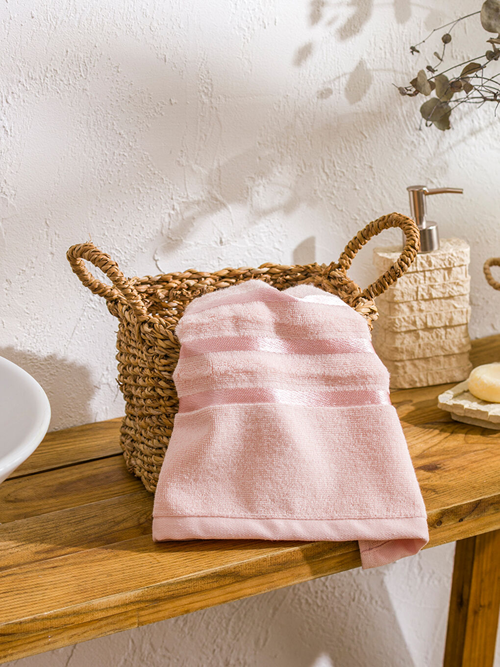 LCW HOME Vezeni pamučni ručni peškir 50x80 cm -W5HL23Z8-YFZ