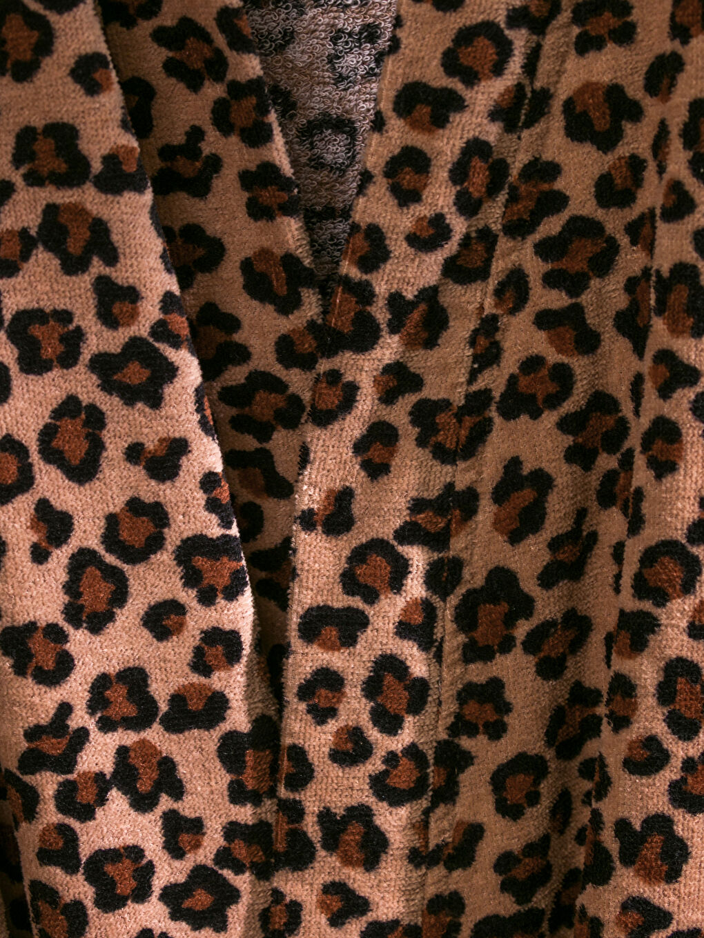 Karışık Leopar Desenli Pamuklu Kadın Bornoz-1