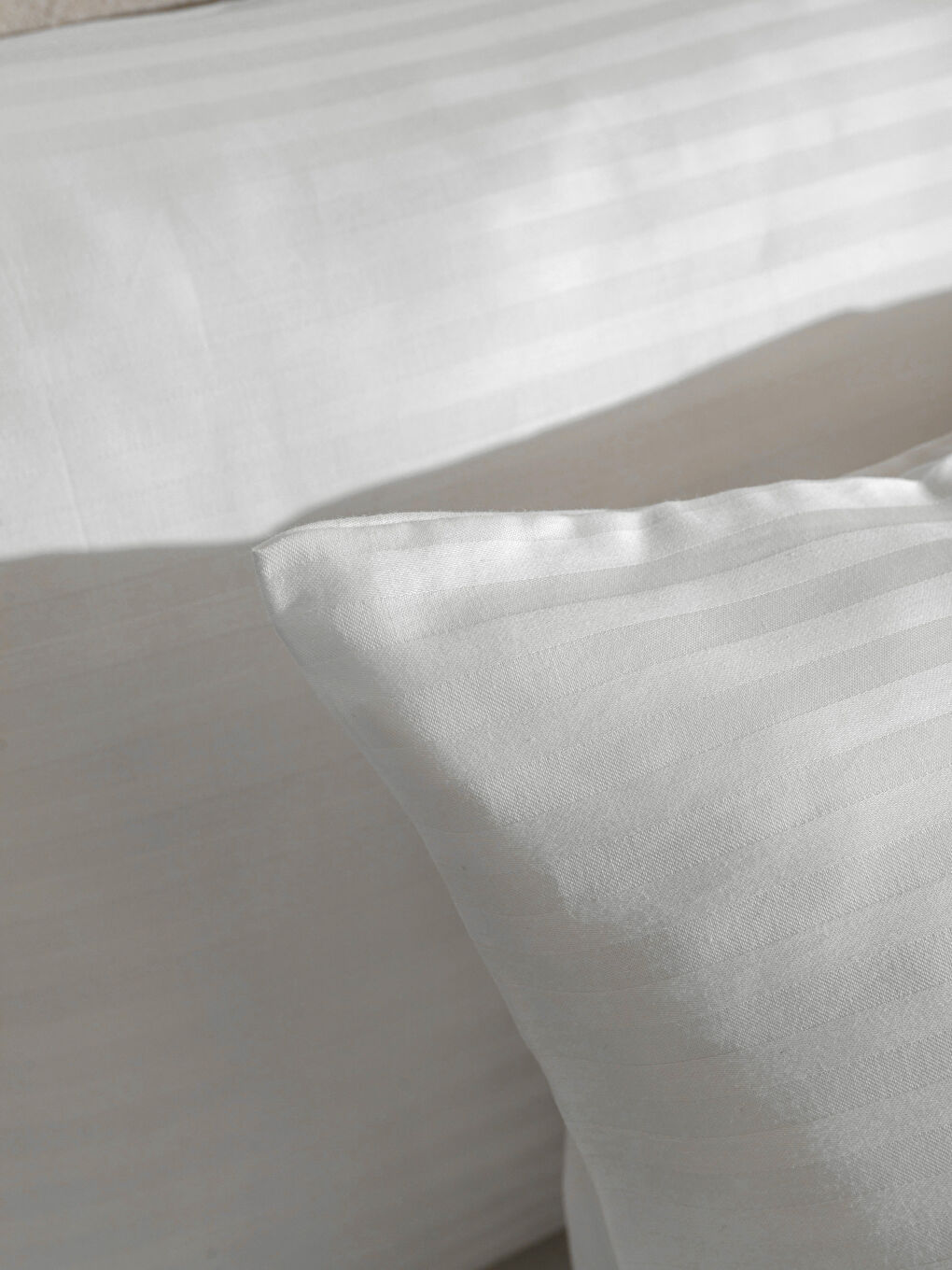 Beyaz Pamuklu Düz Çift Kişilik Nevresim Seti-4