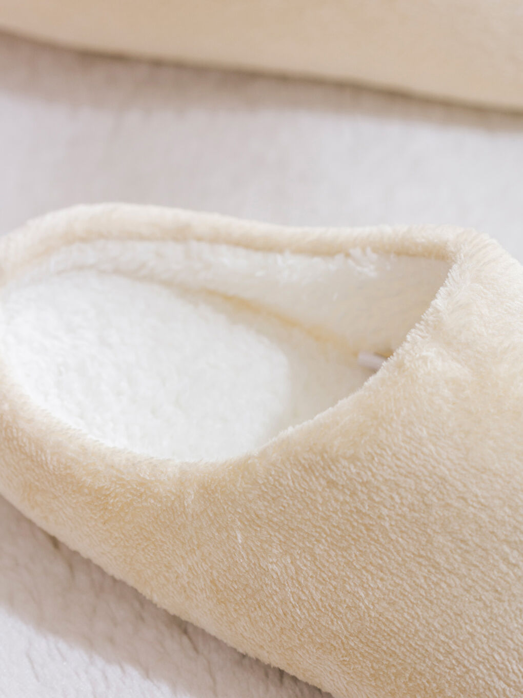 Ekru Pelüş Kadın Ev Terliği-2