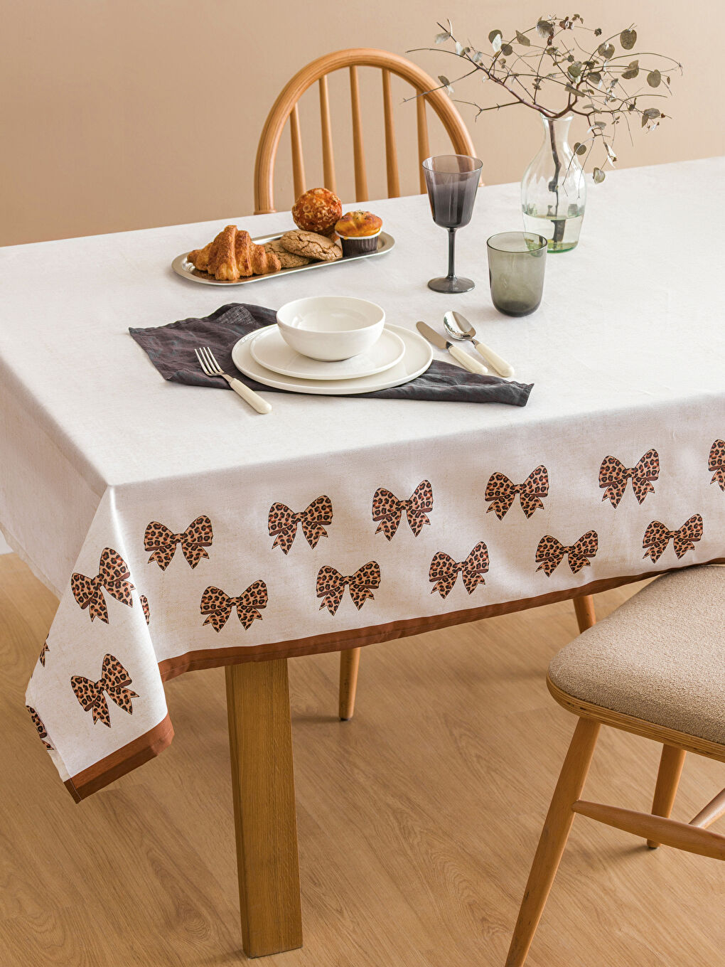LCW HOME Printed Tablecloth 150x220 cm -W5HT53Z8-F9C