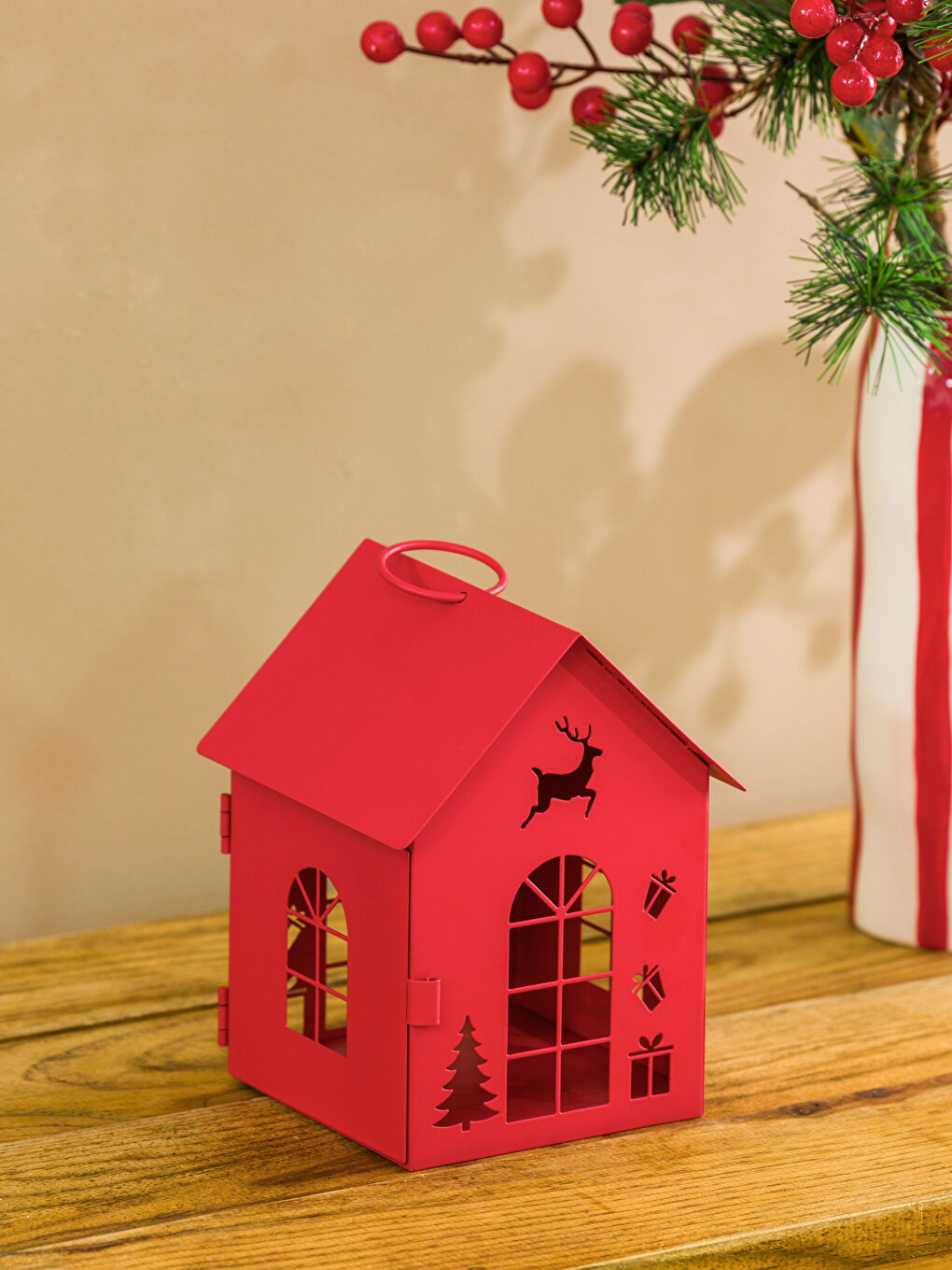 House Figured Metal Candle Holder 16 cm-1