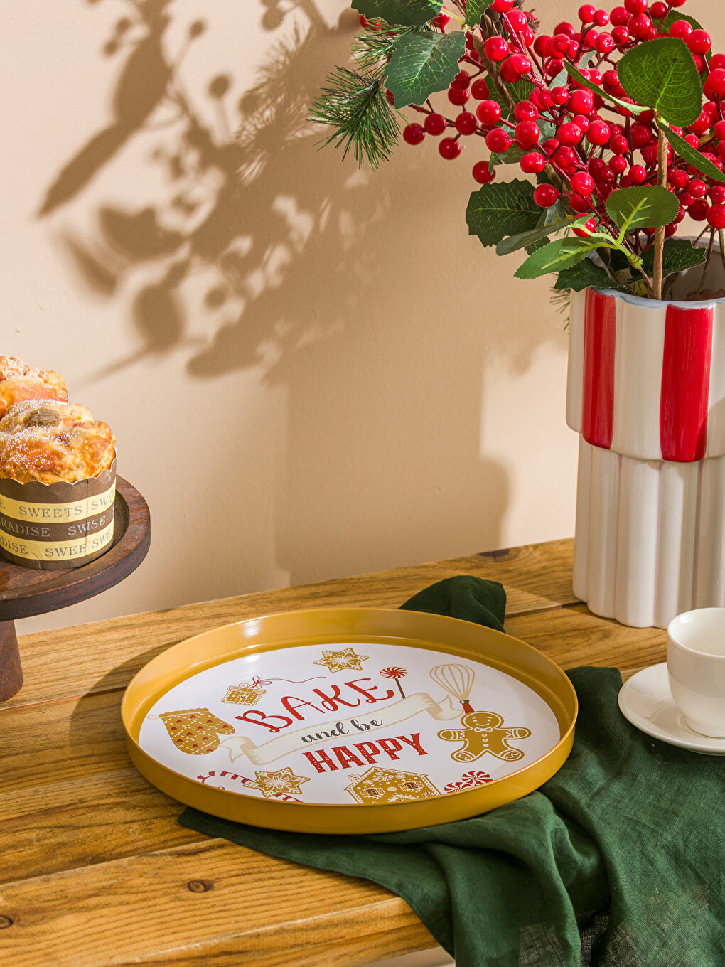 صينية خليط من الألوان