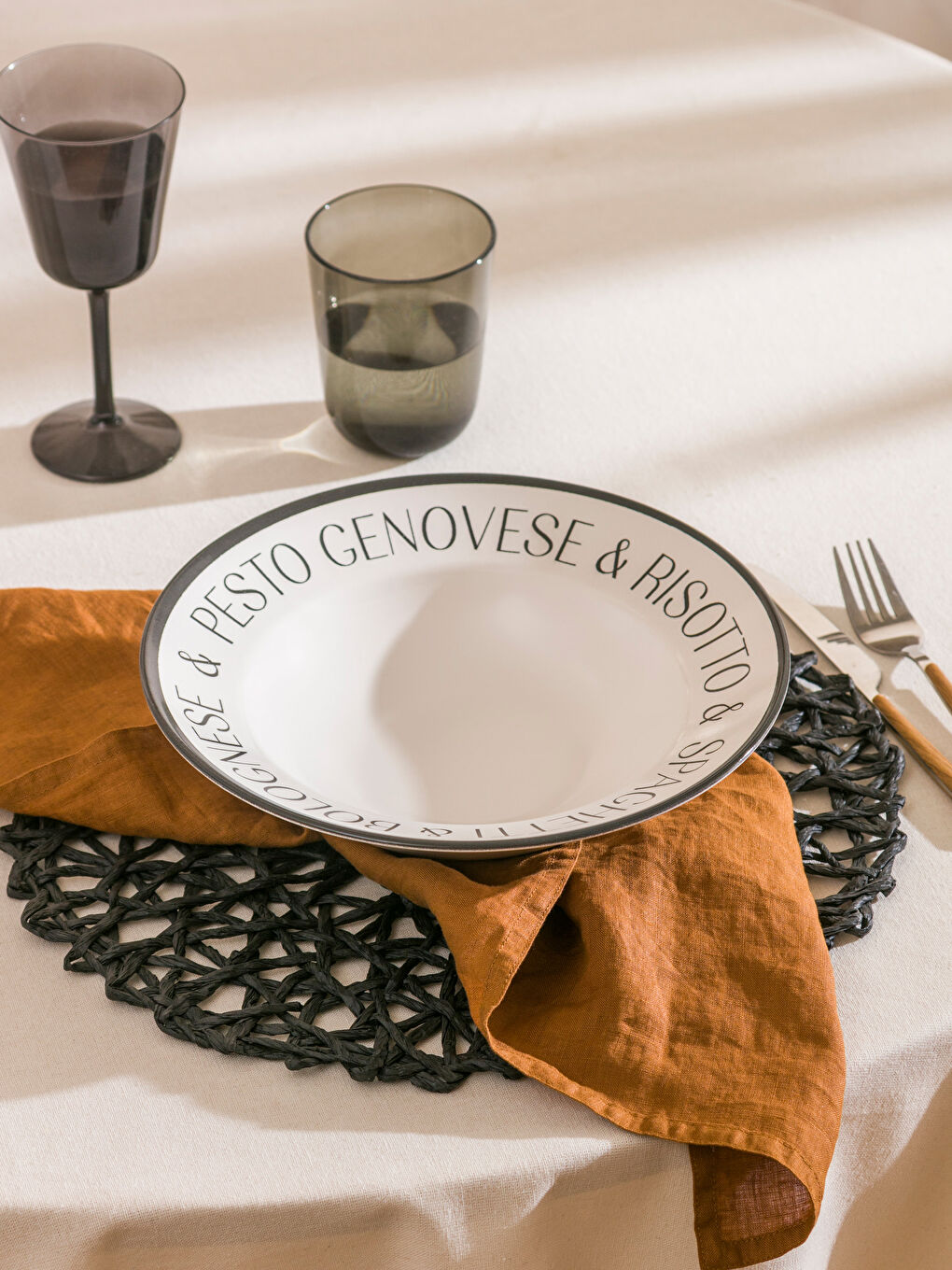 Siyah Baskılı Seramik Makarna Tabağı 26 cm