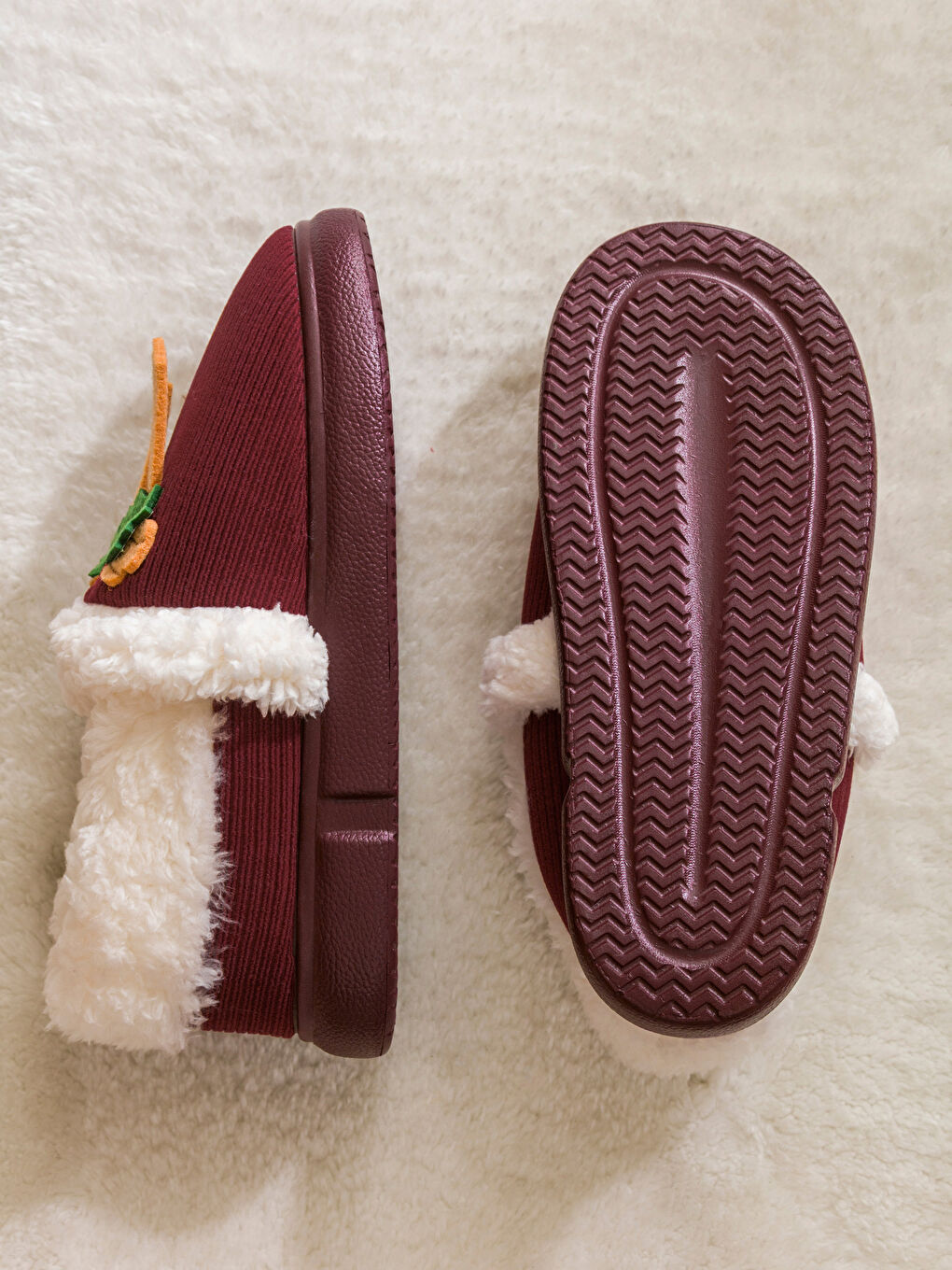 Kırmızı Yılbaşı Temalı Pelüş Kadın Ev Botu-3