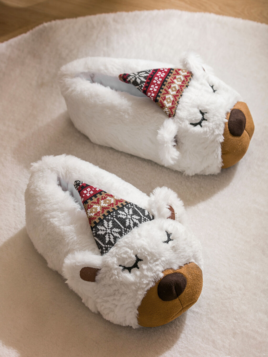 Beyaz Hayvan Figürlü Pelüş Kadın Panduf-1