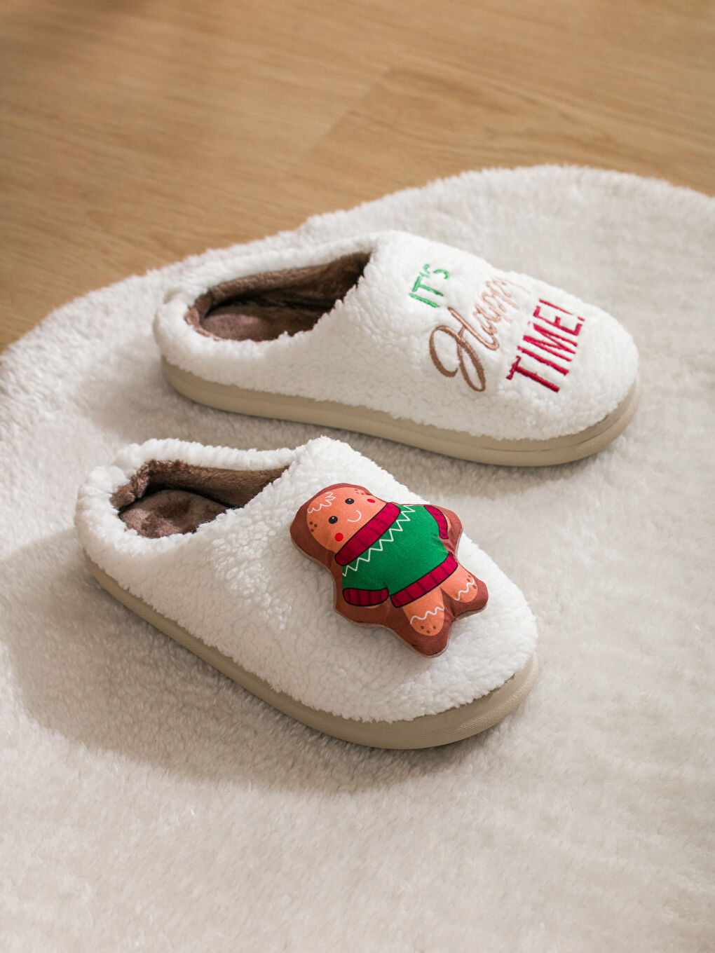 Beyaz Pelüş Ev Terliği-1