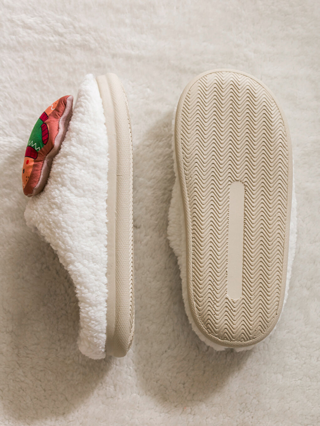 Beyaz Pelüş Ev Terliği-3