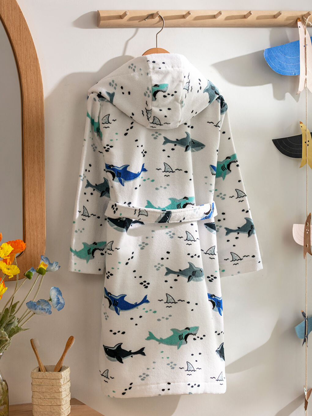 Karışık Baskılı Kapüşonlu Erkek Çocuk Bornoz-3