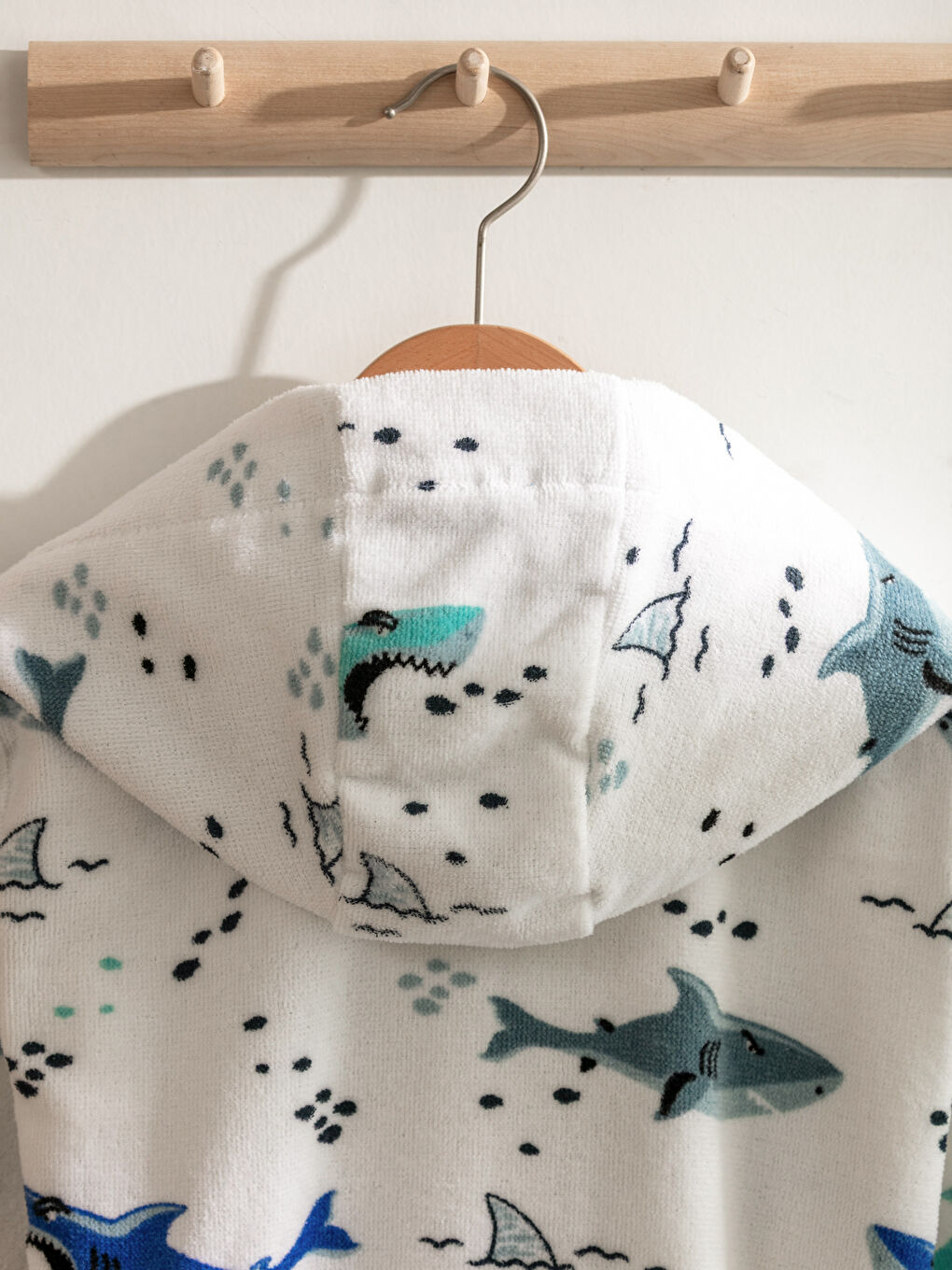 Karışık Baskılı Kapüşonlu Erkek Çocuk Bornoz-7