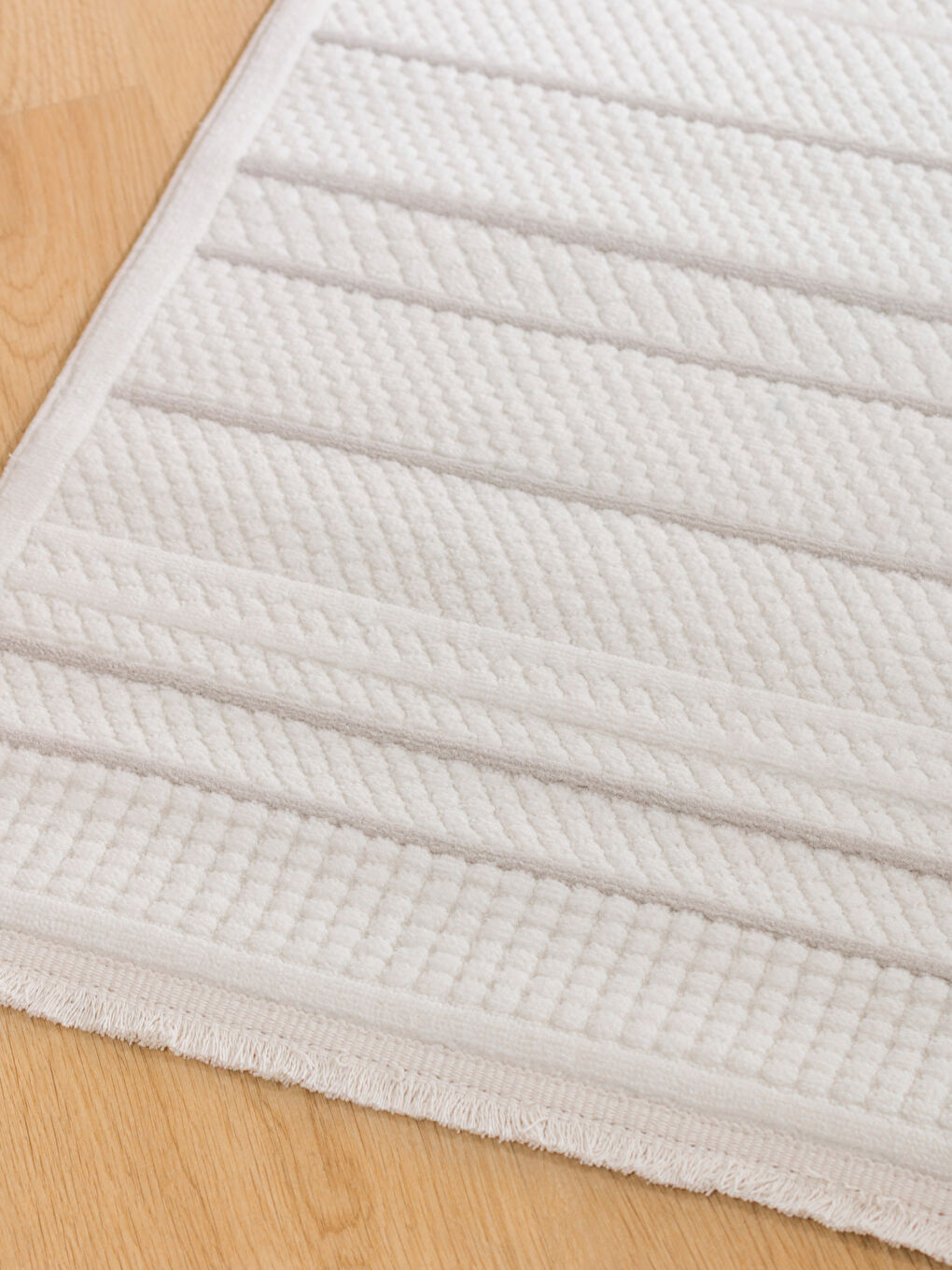 Ekru Nakışlı Halı 80x150 cm-1