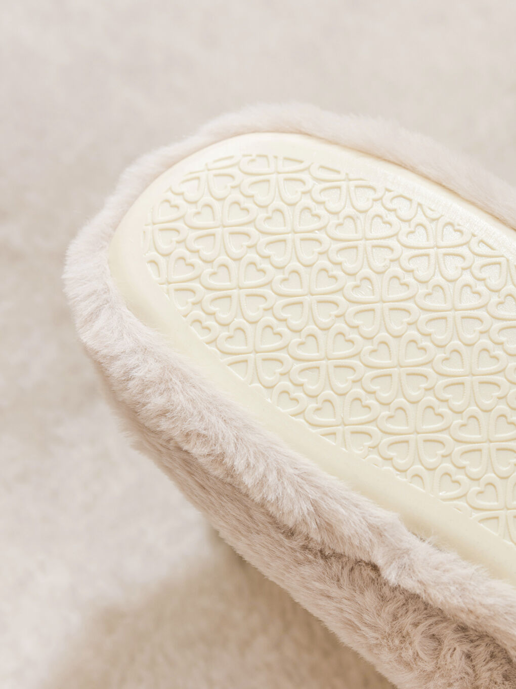 Bej Kadın Pelüş Ev Botu-3