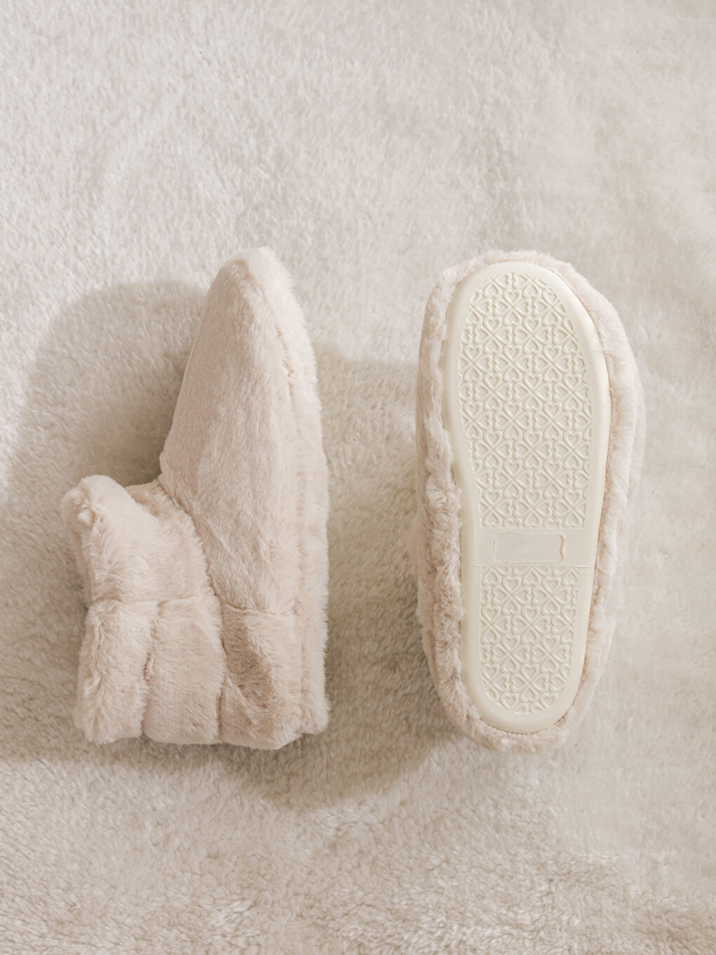 Bej Kadın Pelüş Ev Botu-3