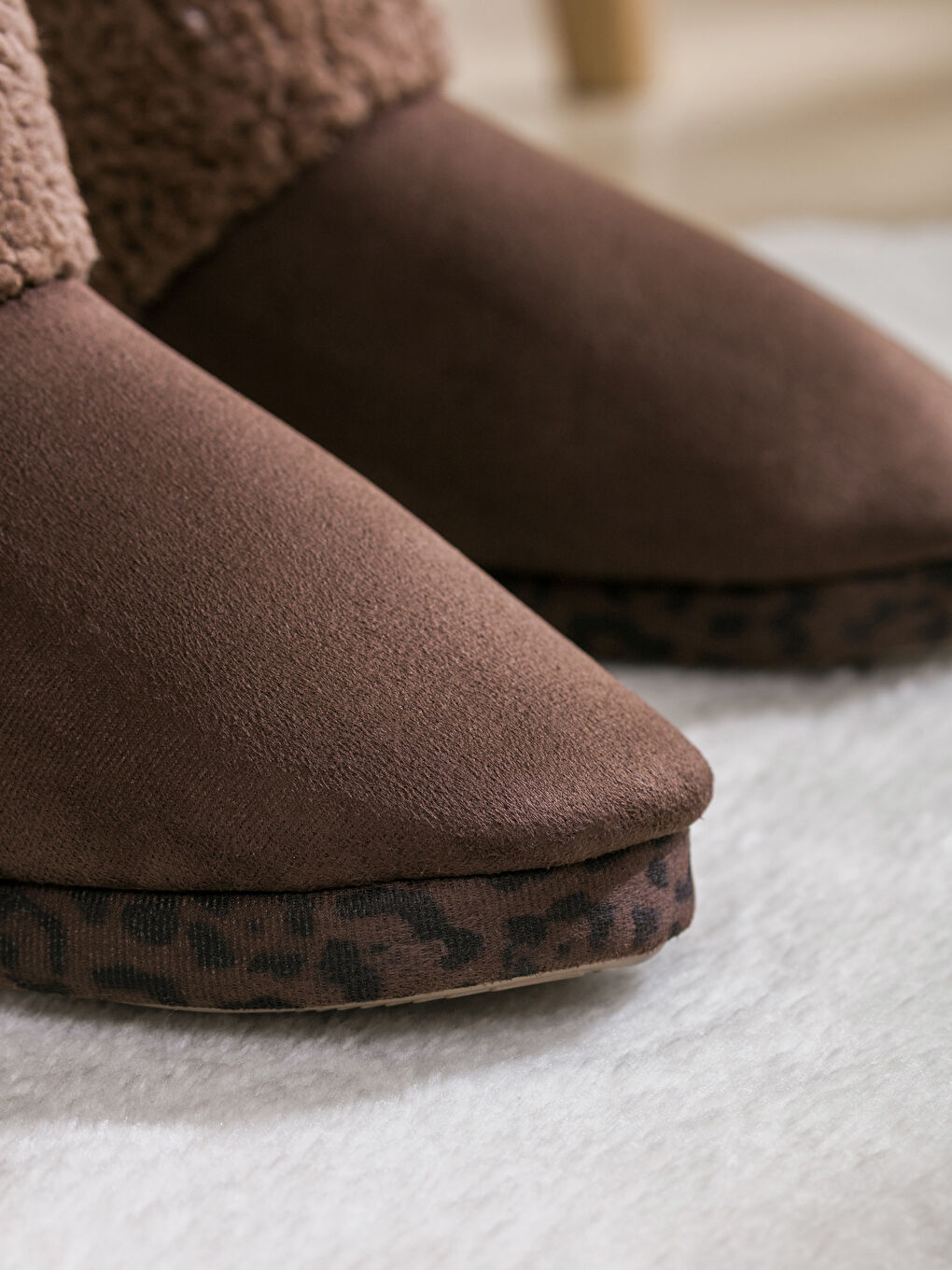 Kahverengi İçi Kürklü Kadın Ev Botu-2