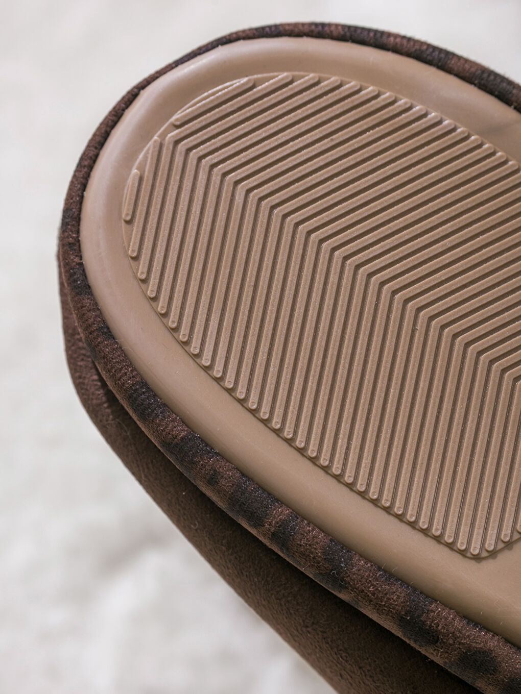 Kahverengi İçi Kürklü Kadın Ev Botu-4