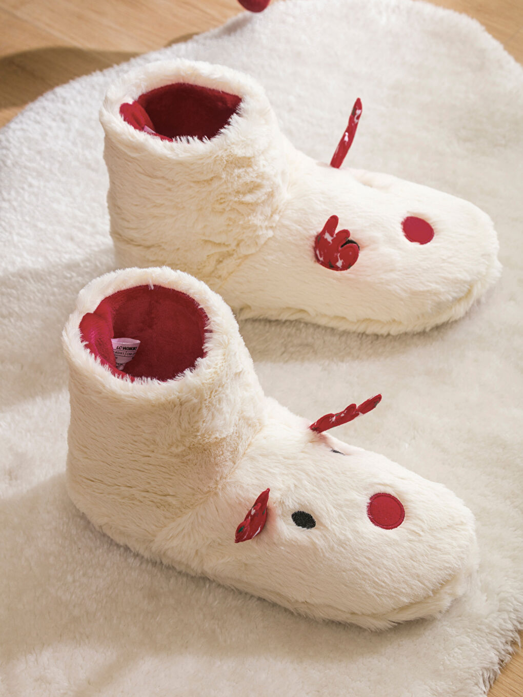 Beyaz Hayvan Figürlü Pelüş Kadın Ev Botu-1