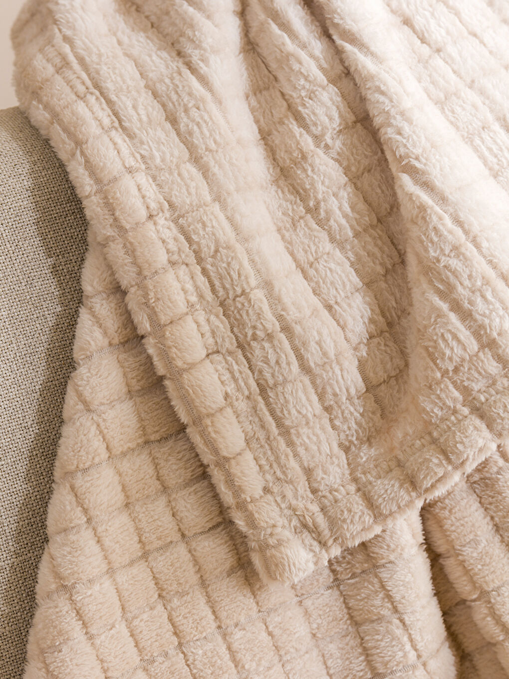 Bej Tomurcuk Desenli Tv Battaniyesi 100x150 cm-2