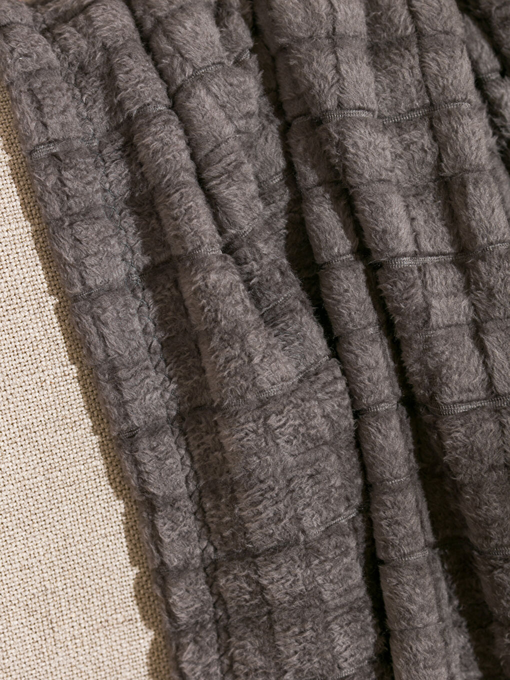 Antrasit Tomurcuk Desenli Tv Battaniyesi 100x150 cm-1