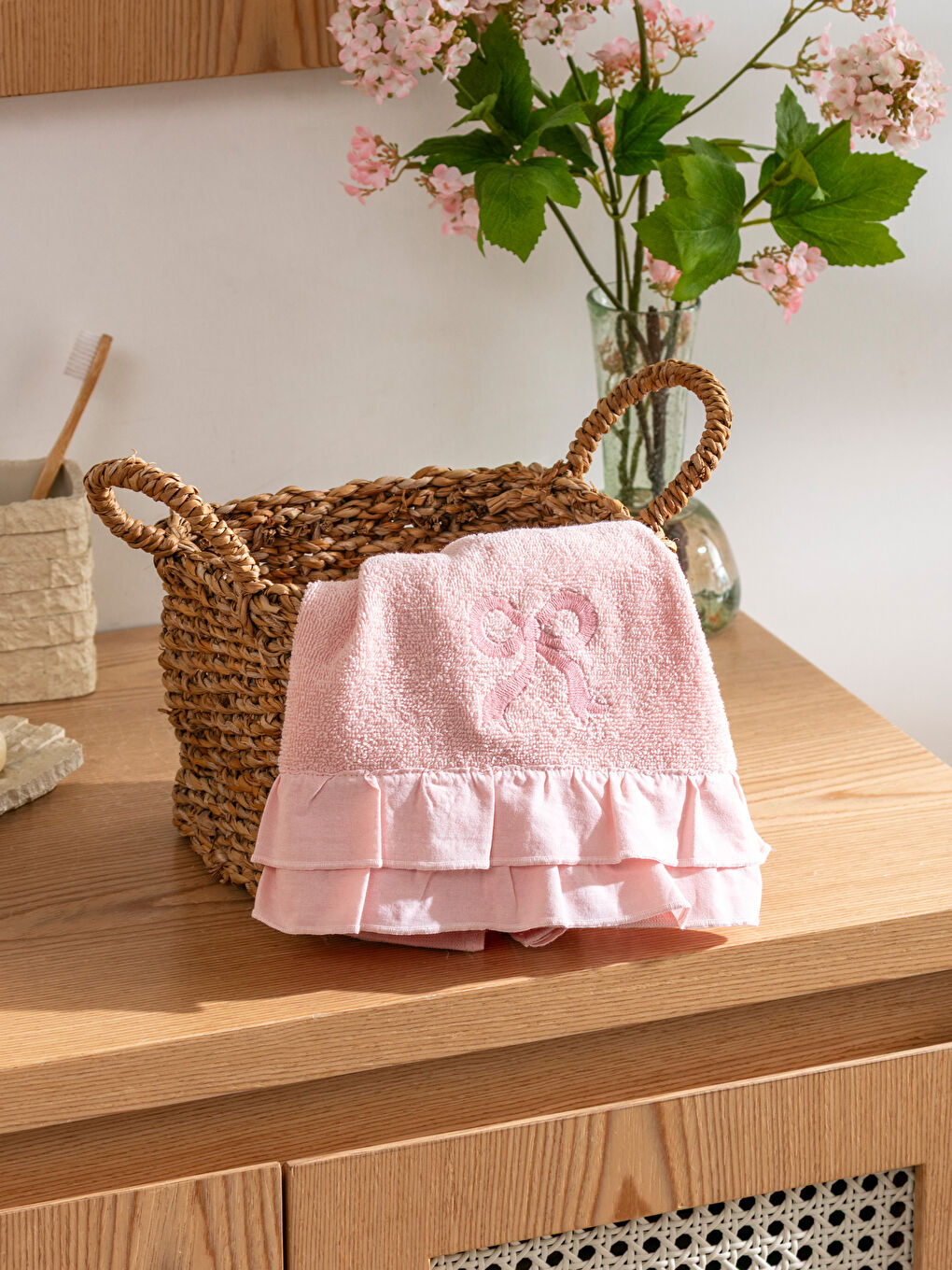 Pembe Fiyonk Nakışlı Yüz Havlusu 50x80 cm-3