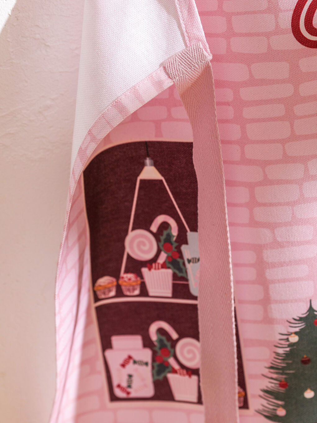 Christmas-Themed Cooking Apron-2