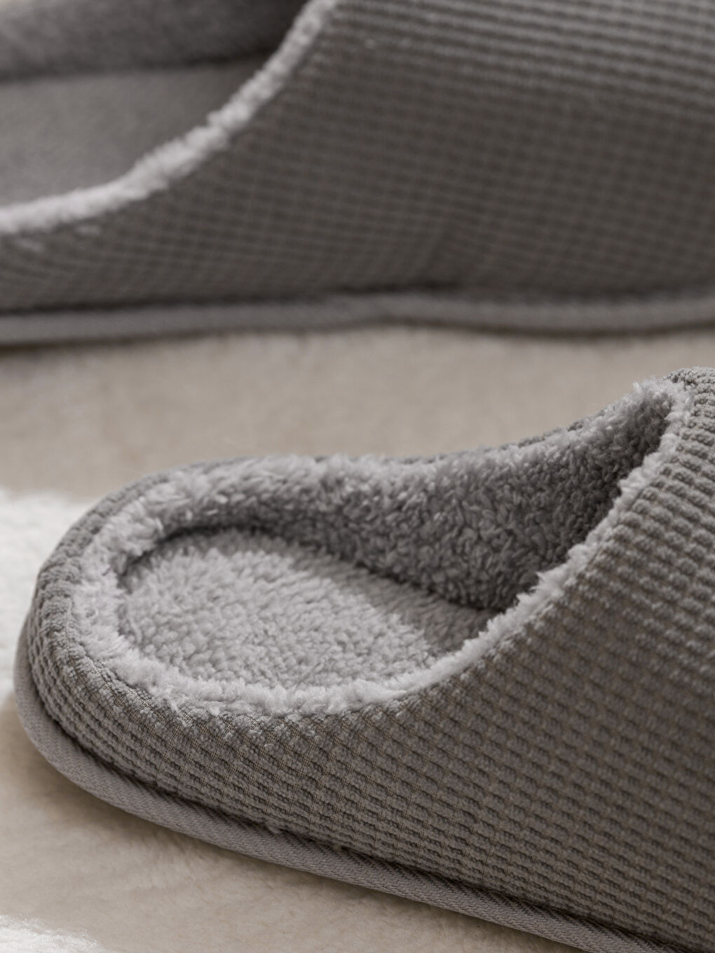 პლუში მამაკაცებისთვის სახლის ჩუსტები-2