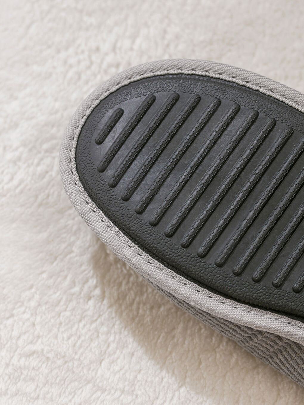 პლუში მამაკაცებისთვის სახლის ჩუსტები-4