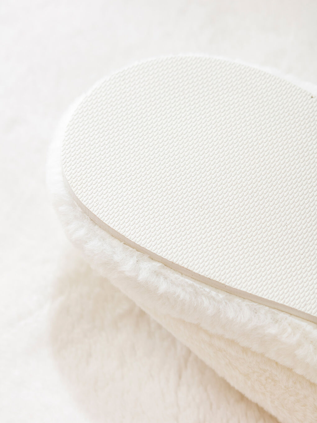 Ekru Kadın Pelüş Ev Terliği-4