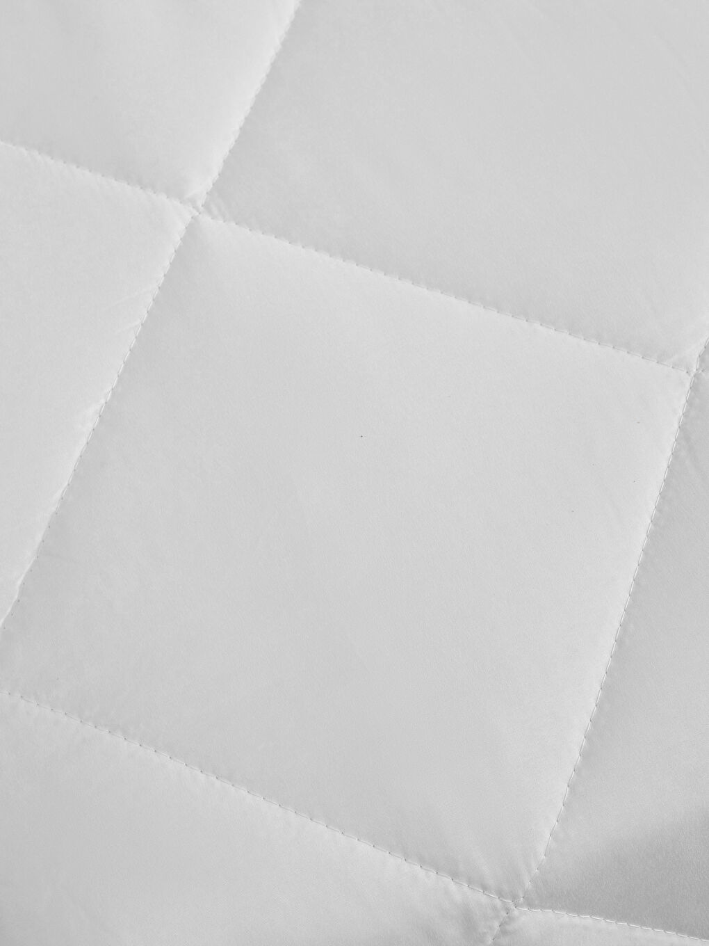 Beyaz Kapitone Desenli Tek Kişilik Yorgan 155x215 cm-1