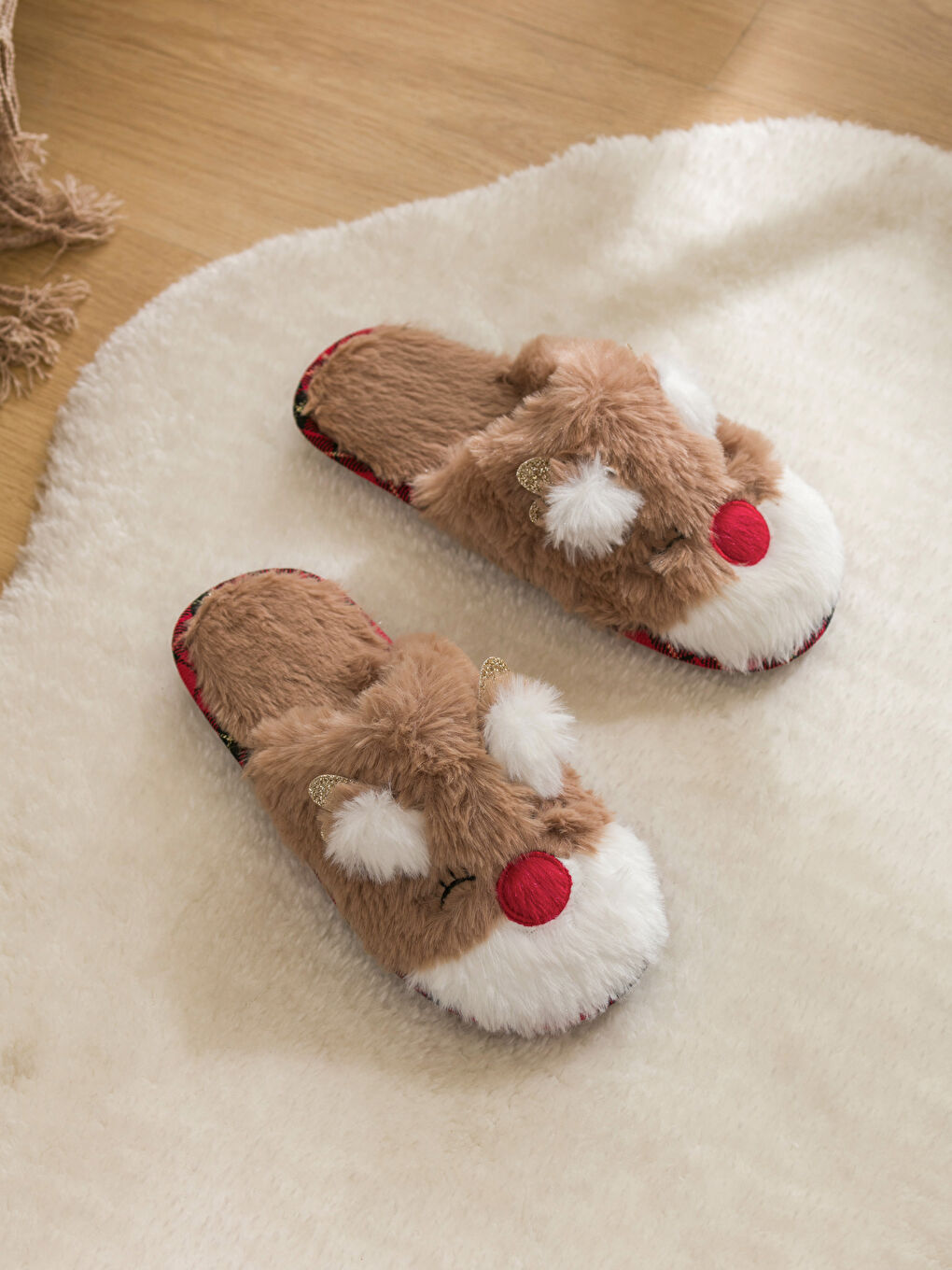 Kahverengi Geyik Nakışlı Pelüş Kadın Ev Terliği-2