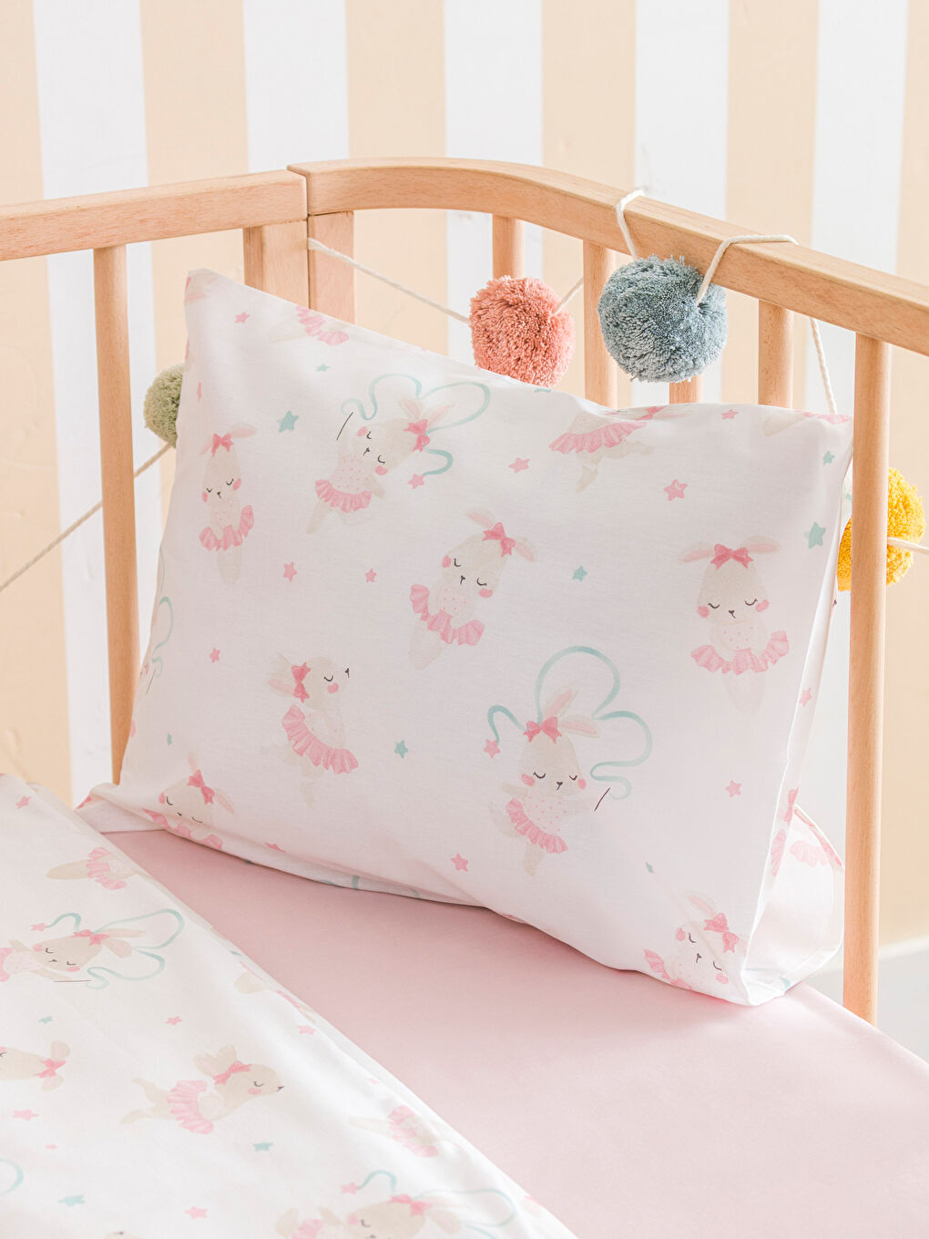 Karışık Baskılı Kız Bebek Nevresim Takımı-1