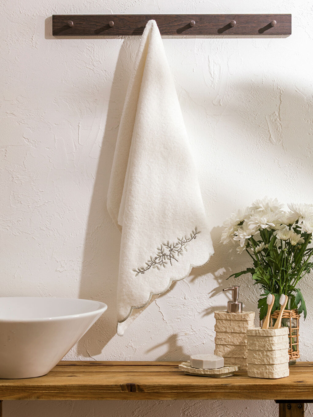 Embroidered Cotton Face Towel 50x80 cm-1