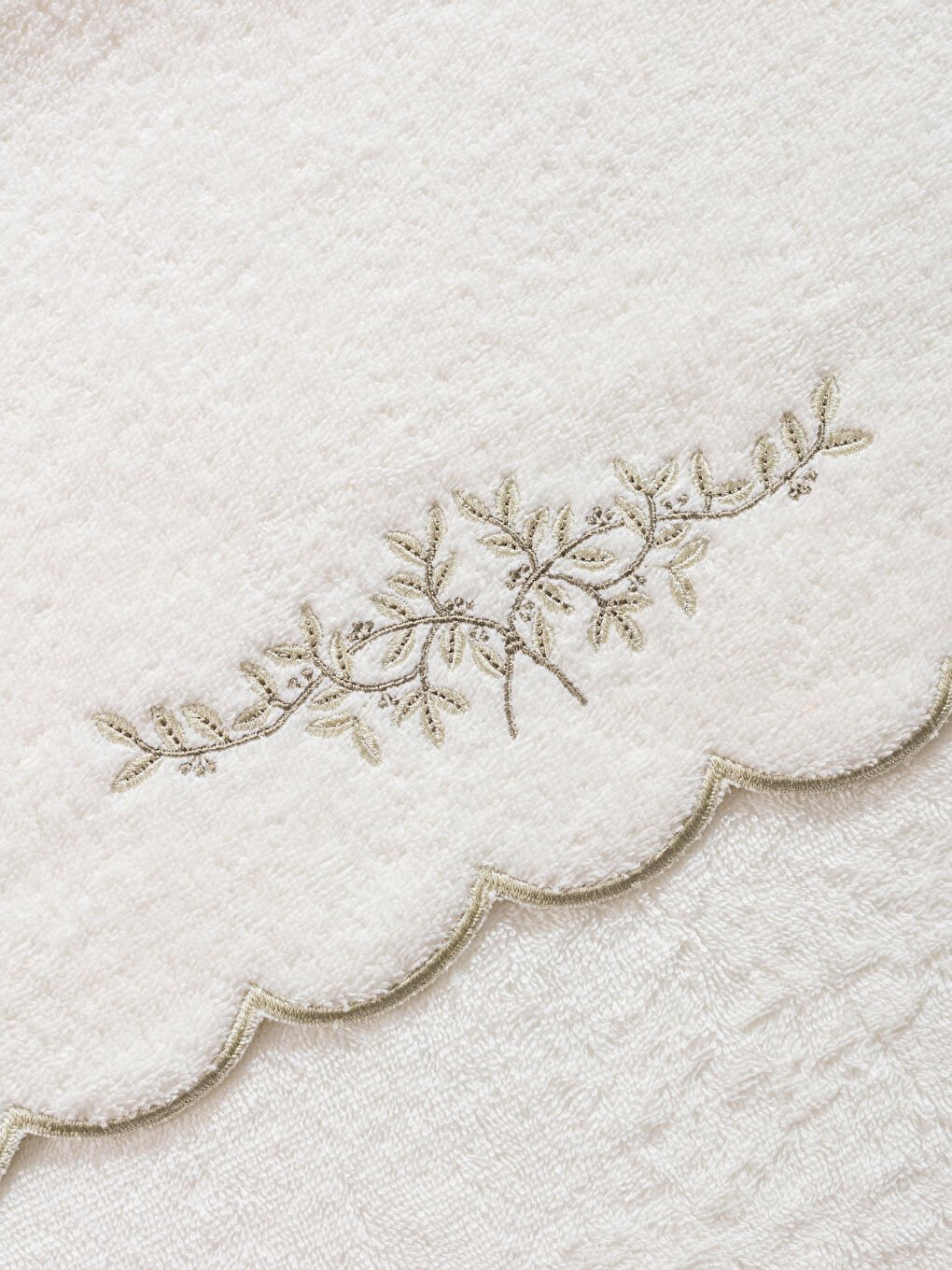 Embroidered Cotton Face Towel 50x80 cm-3